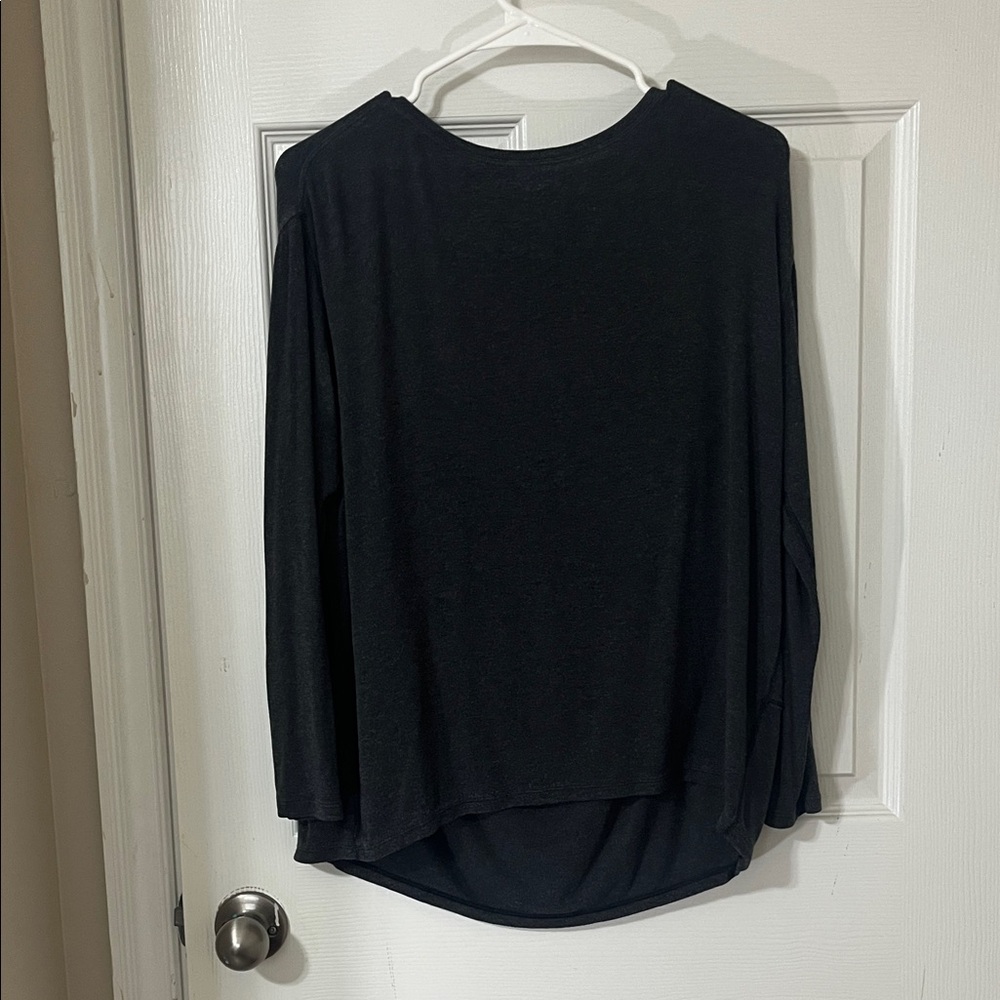 lululemon athletica Women's Dark Gray Long-Sleeve Draped Hem Yoga Style Top